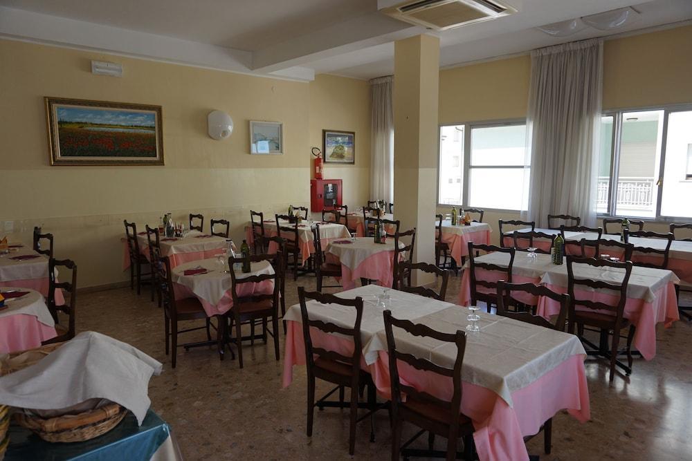 Hotel Ines Cesenatico Eksteriør billede